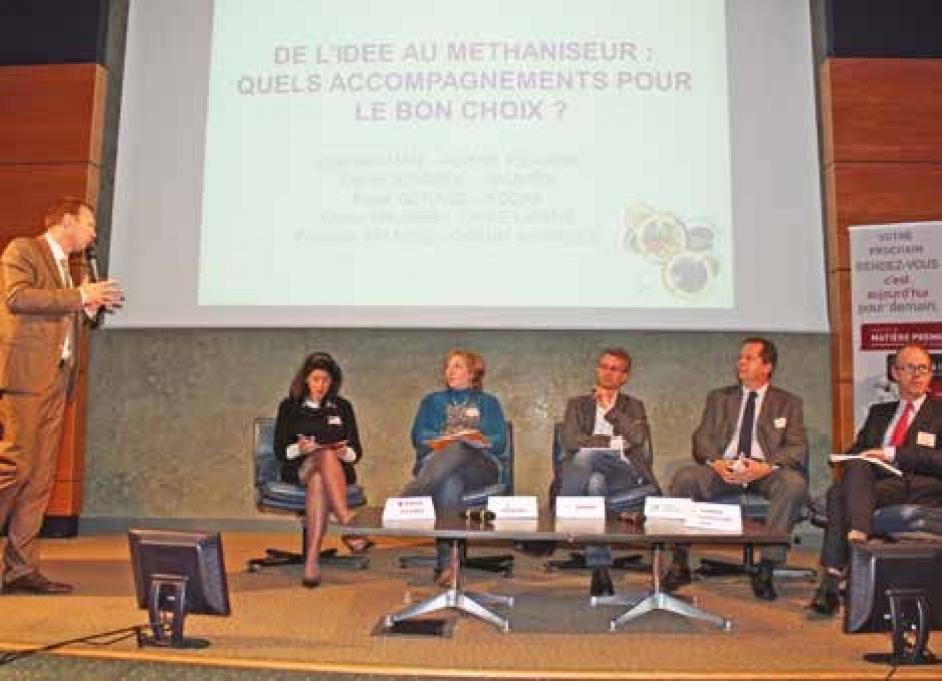 Des débats ont eu lieu entre acteurs publics et acteurs privés.