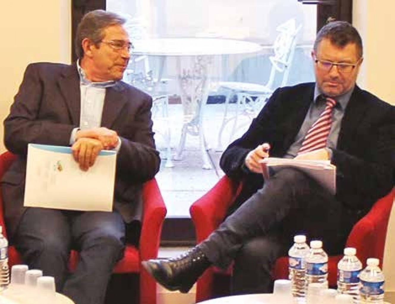 Bernard Chatain (à g.), président de la Sip, et Alain Herreng, directeur général, avaient à coeur d'annoncer la construction de 300 logements neufs.