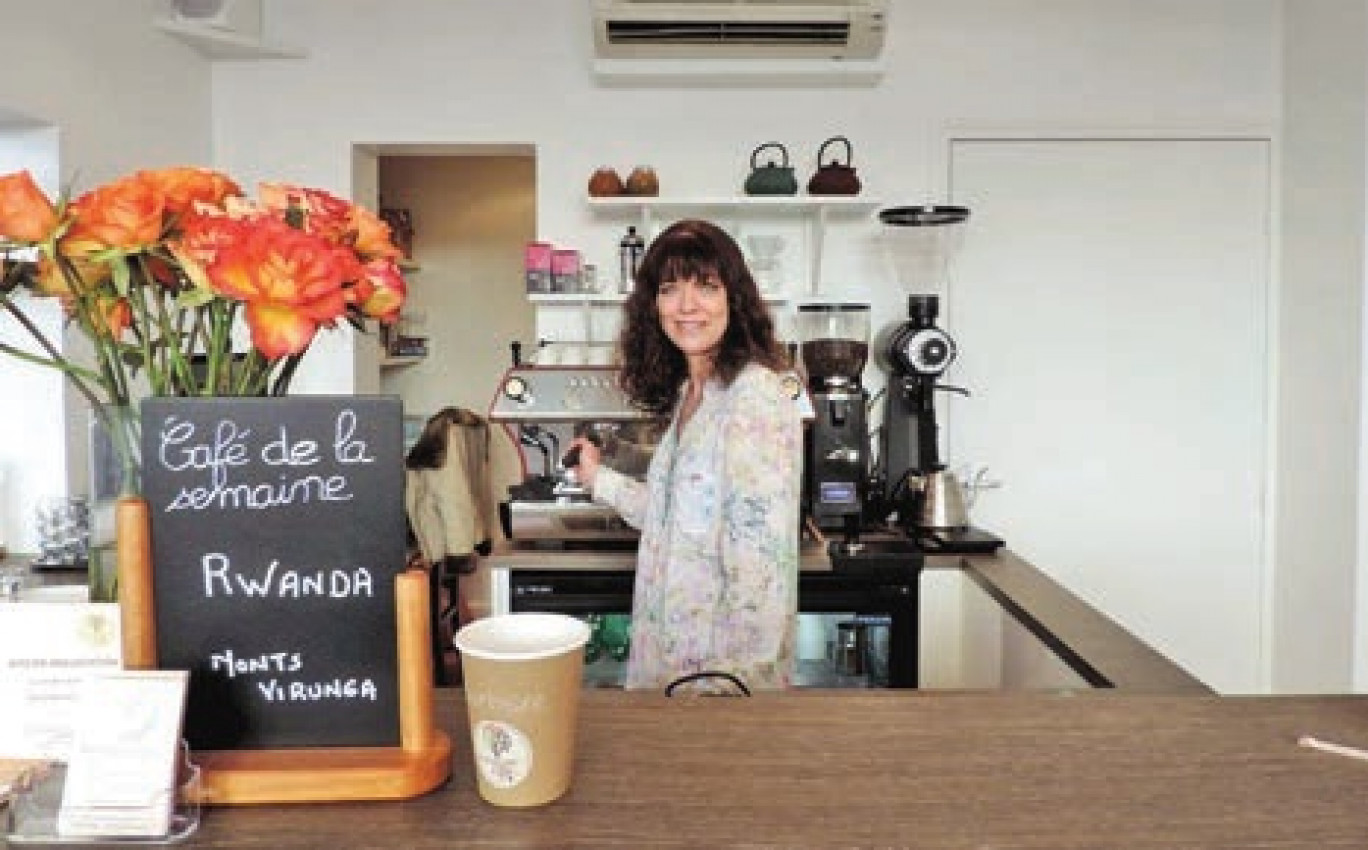 Florence Margueray invite ses clients au voyage dans son antre aux senteurs exquises.