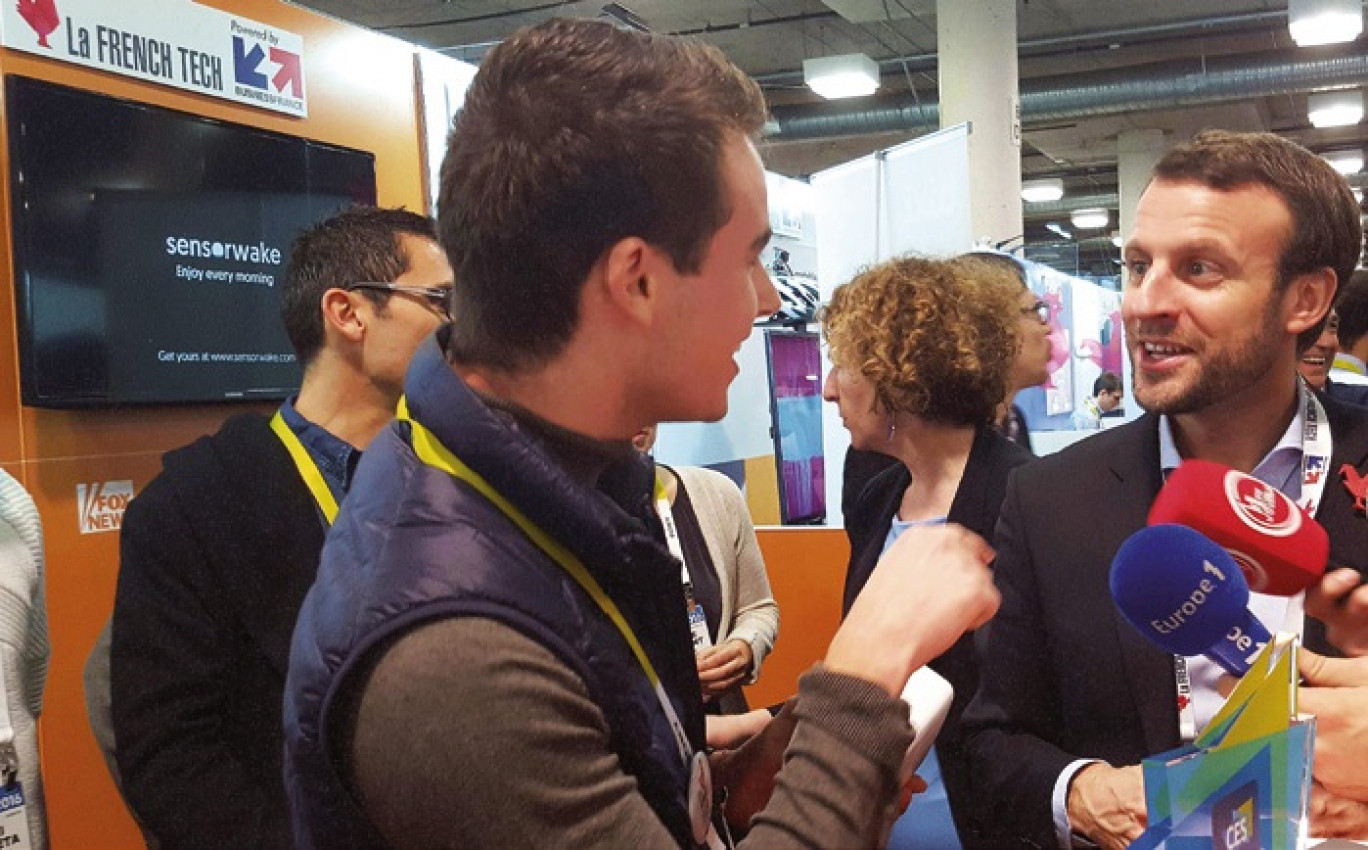 Ce 49e Consumer Electronics Show fut l'occasion pour Guillaume Rolland (à g.) de rencontrer le ministre de l'Économie amiénois, Emmanuel Macron.