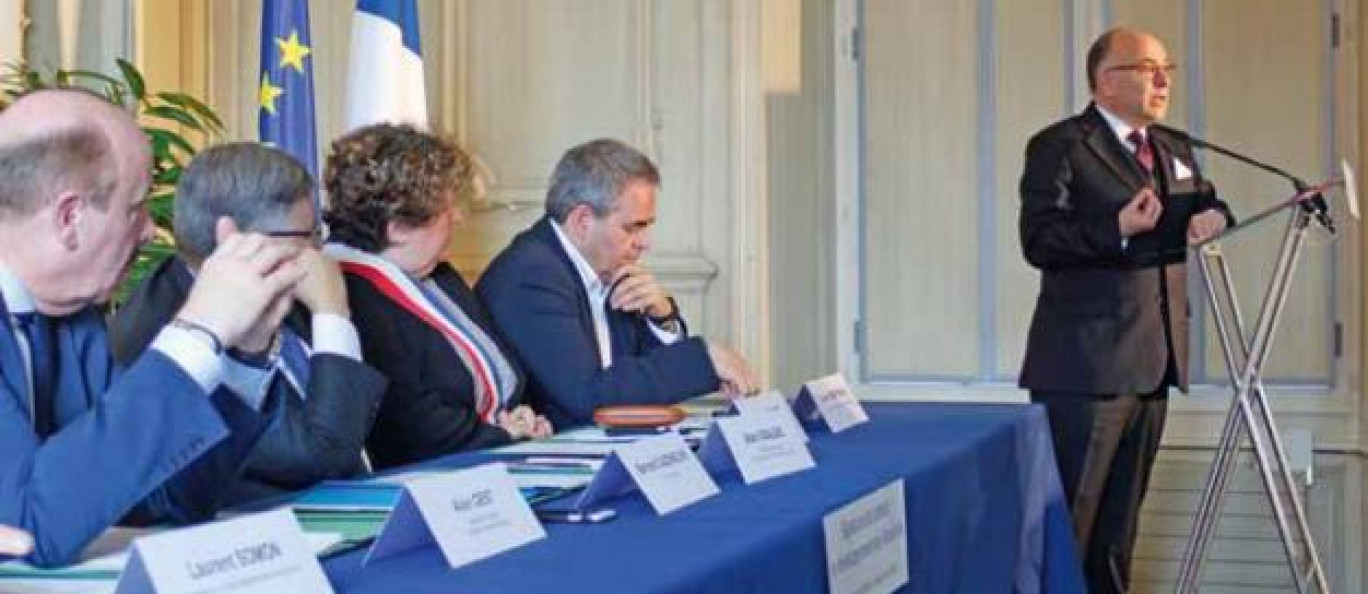 Lors du discours du premier ministre à l'Hôtel de ville d'Amiens.