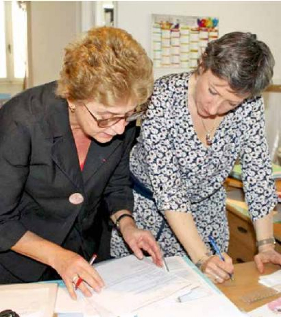 Depuis son arrivée en 1991, Françoise Cocuelle (ici avec Carine, sa collaboratrice) mène l’entreprise tambour battant.