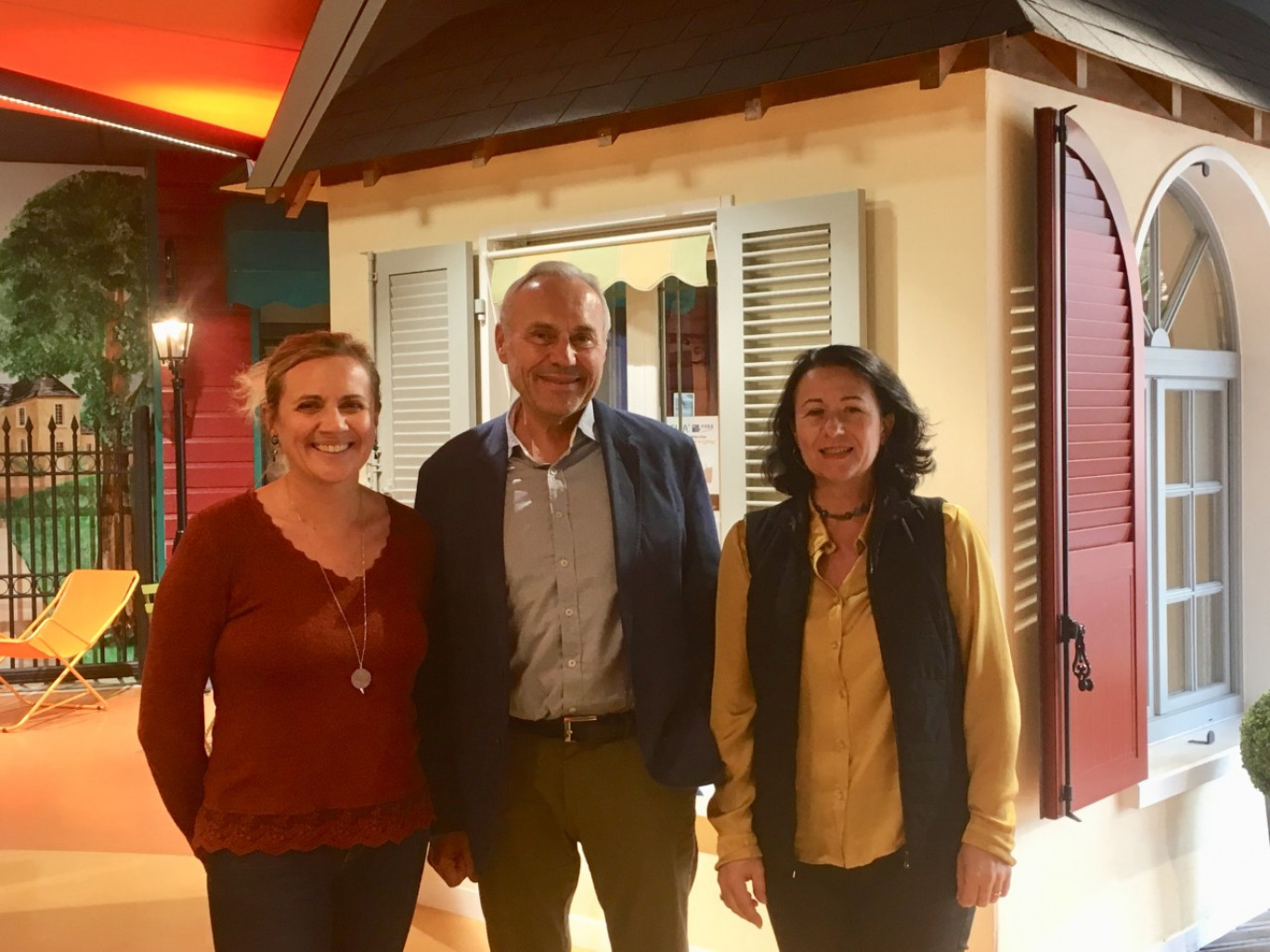 Suzy Diruy, Gérard Diruy et Natalie Peslerbe au sein du siège social de l’entreprise. 