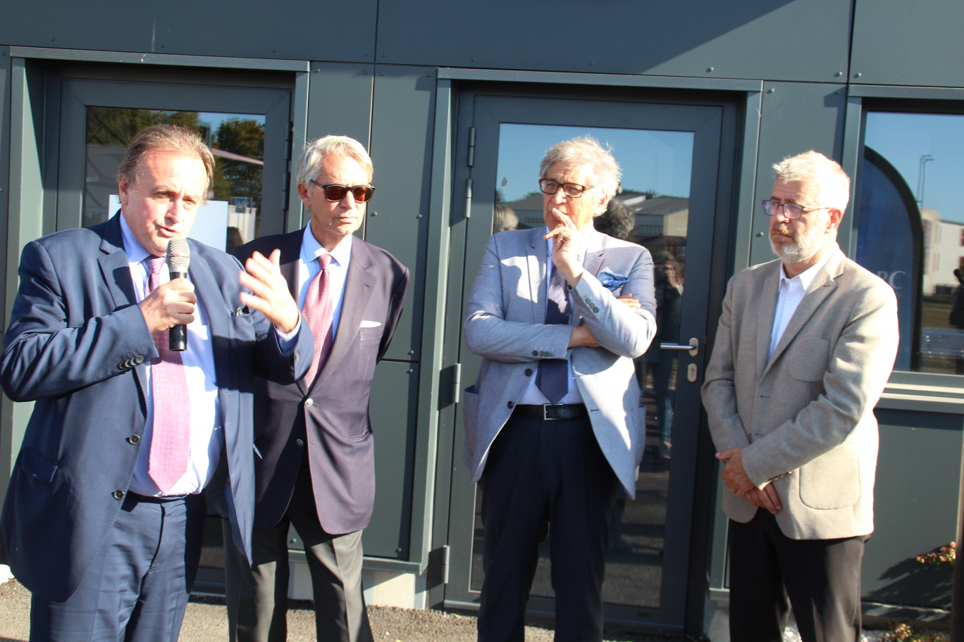 Philippe Enjolras explique le concept de ces centres d’entreprises. A ses côtés, Philippe Marini, Bernard Hellal et Xavier Delply.