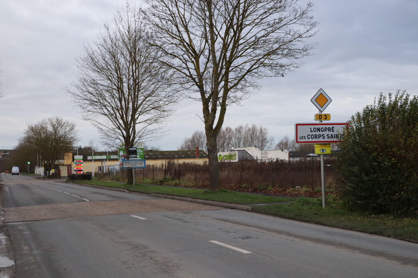 Longpré-les-Corps-Saints compte environ 1 600 habitants.