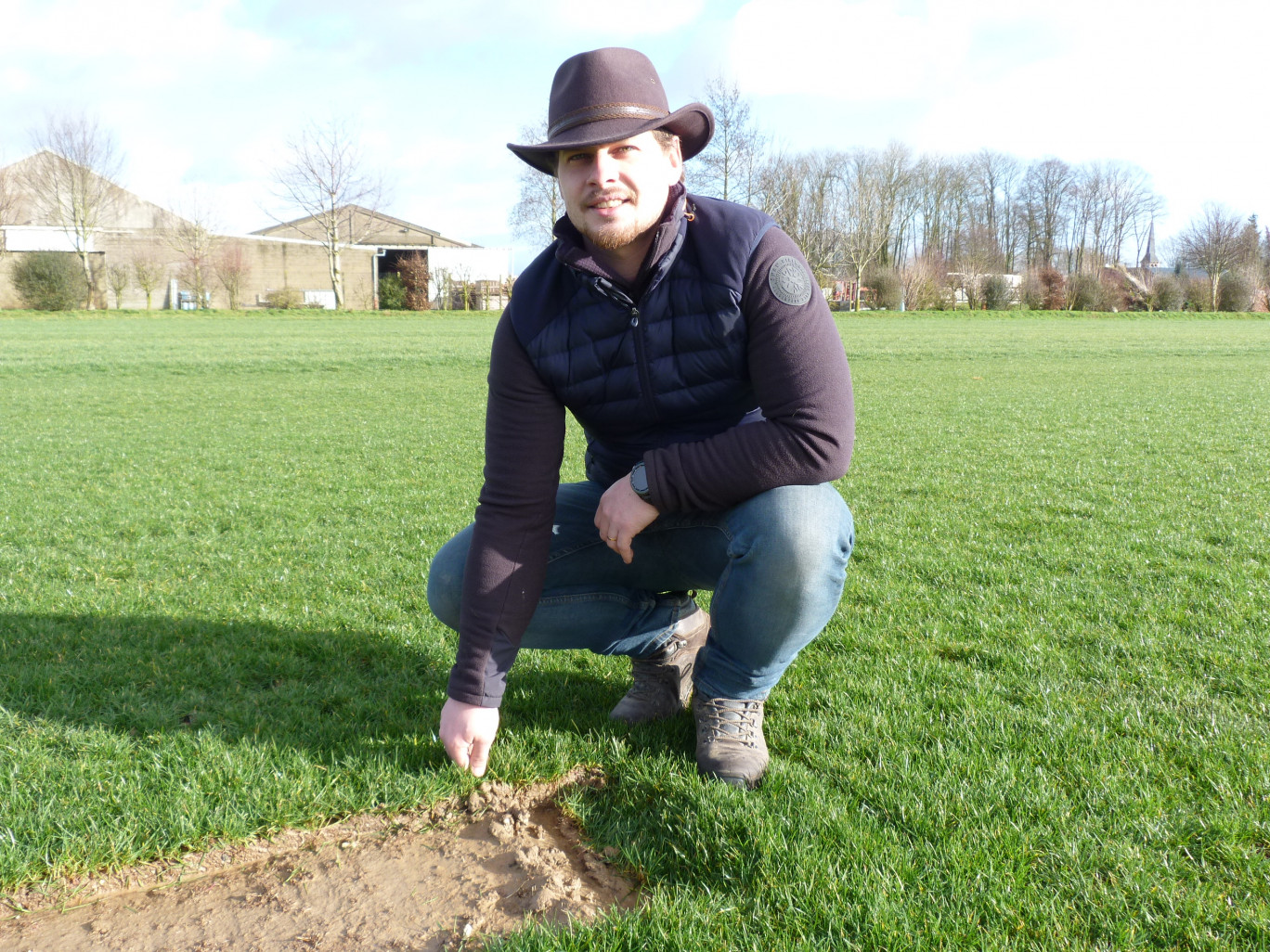 William Limpens exploite 20 hectares de gazon.