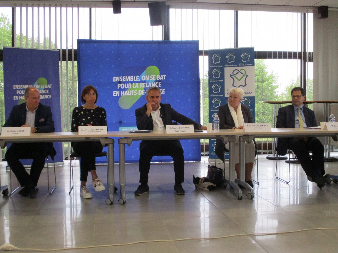 Xavier Bertrand a présenté le plan de relance et lancé "un appel à projets" aux chefs d'entreprises, artisans, commerçants.
