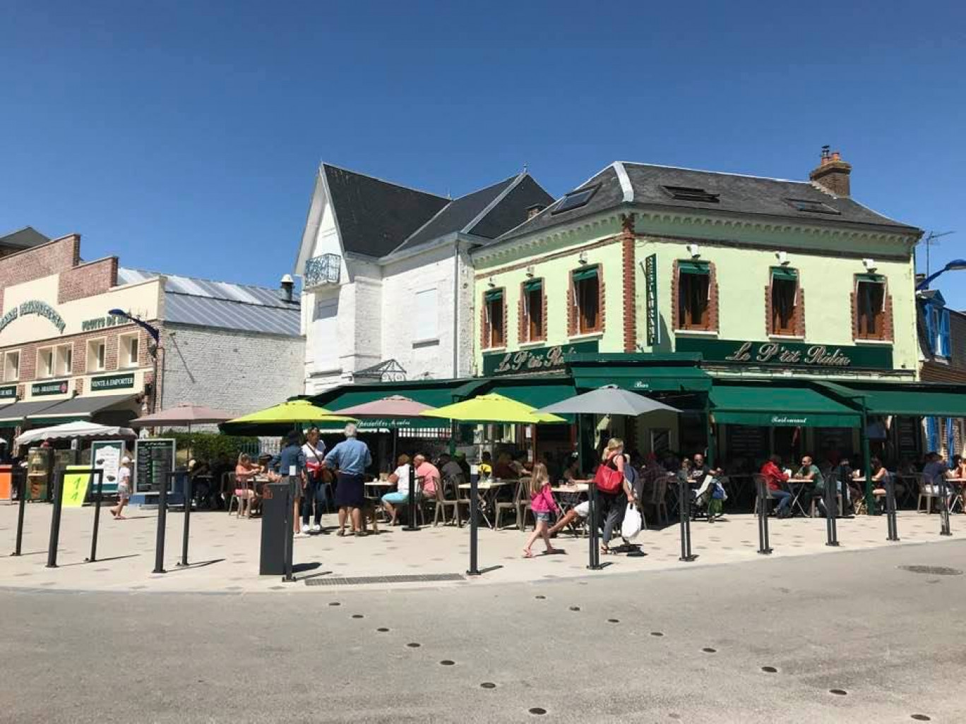 Les touristes sont présents au Crotoy.