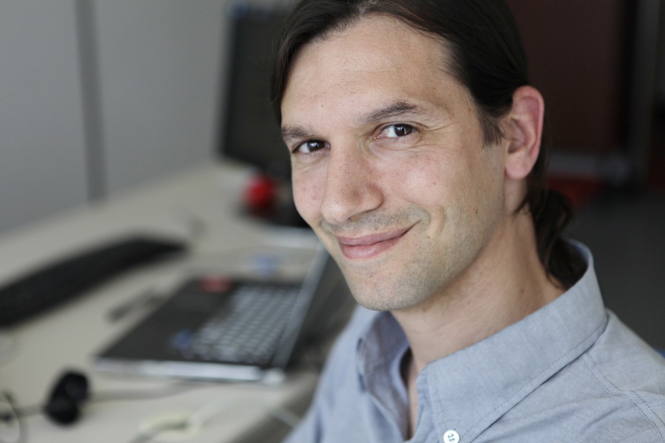 Andres Lartigue-Debian, directeur de BINOVA, met en place des logiciels de gestion sur mesure.