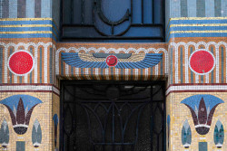 La "maison égyptienne" rue du Collège.