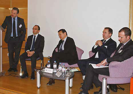 Jean-Lou Blachier, au centre, encourage fortement les entrepreneurs à « oser la commande publique » et s’engage à intervenir dans les cas litigieux. Jean-Lou Blachier, au centre, encourage fortement les entrepreneurs à « oser la commande publique » et s’engage à intervenir dans les cas litigieux.