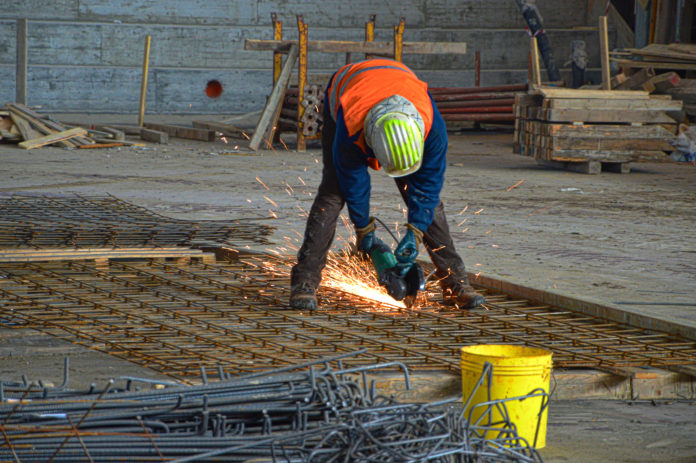 Cantiere,carpentiere, fabbro, fiamma ossidrica